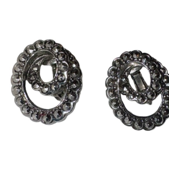 Vintage AVON silver Marcasite clip on swirl earrings - Picture 9 of 13